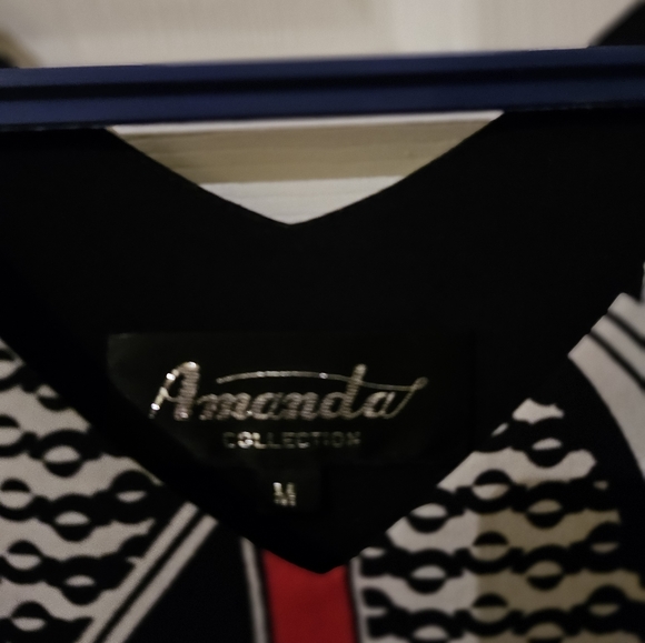 Ladies top - Picture 2 of 2